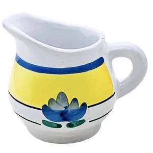 Caleca Italien CAA67 handbemalt blau gelb grün Blumen 10 Unzen Milchkännchen NEU - Bild 1 von 7