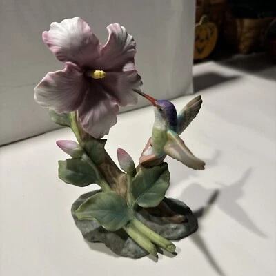 Masterpiece Porcelain By Homco Glory of Nature Hummingbird And Flowers 1991 - Image 1 of 4