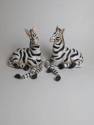 Pair of Zebra Shelf Sitters, Home view Design, Resin, Swinging Front Legs,... - Image 1 of 4