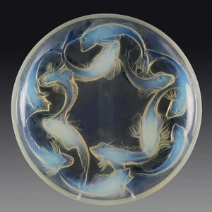Vidrio Art Deco opalescente de principios del siglo XX "Martigues Salver" de René Lalique - Imagen 1 de 6