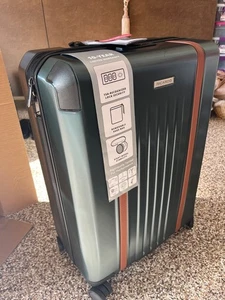 Montecito 2.0 Hardside Medium Check-in Expandable Spinner Hunter Green NWT - Picture 1 of 10