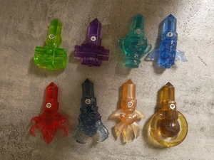 Skylanders Trap Team Lote Mixto de 8 Trampas Cristales Tótem Martillo Casco Rojo Verde - Imagen 1 de 1