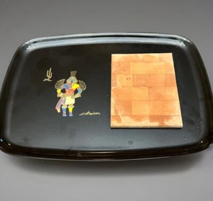 Vassoio da portata 12,5 pollici vintage COUROC Hopi Kachina con inserto in legno - Foto 1 di 7