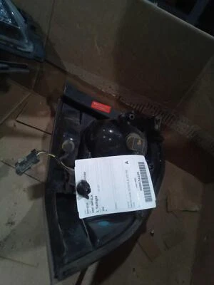 Chevrolet Impala 2007 conjunto de luces traseras azules izquierda 238054 usado 202 k millas Foto 1 de 4