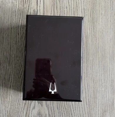 Nuevo Reloj/Joyero Bulova Lacado Negro con Paño de Pulido (SOLO CAJA) Foto 1 de 4