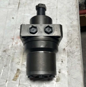 M+S Hyd. MLHR-W-315-R4B Hyd. Motor - Picture 1 of 3