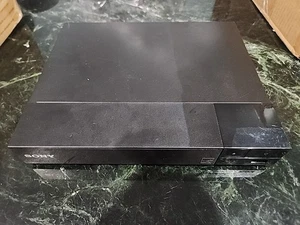 Sony BDP-S1700 Blu-Ray DVD Player 1080p Streaming HDMI Ethernet OPEN BOX Black - Picture 1 of 7