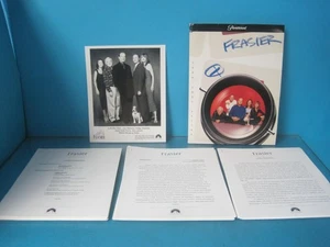 FRASIER TV SHOW PRESS KIT KELSEY GRAMMER 8X10 2000/2001 FOLDER BIO'S AWARDS RARE - Picture 1 of 11