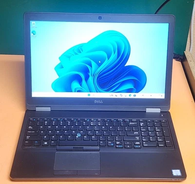 Dell Latitude E5570 (Windows 11 / 15.6 FHD / Core i5-6300HQ / 12GB / 256GB SSD) Foto 1 de 4