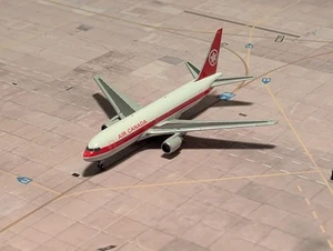 JC Wings 1/400 scale Air Canada Boeing 767-200 - original scheme, C-GAUN - Picture 1 of 5