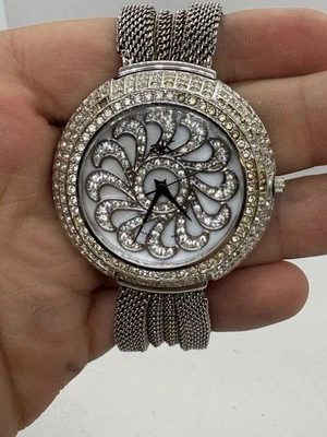 Adee Kaye Mujer Relojes Rodio Chapado Nueva Batería Cubierta en Piedras Foto 1 de 4