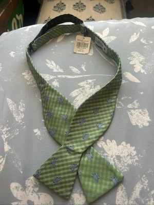 NWT Saddlebred Beach Crab Summer Blue/ Green  Mens Bow Tie Silk Blend Adjustable - Image 1 of 4