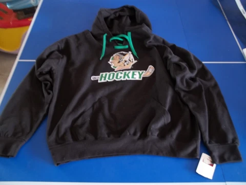 NEW MENS XL UND North Dakota Fighting Sioux Hockey Hoodie sweatshirt XL NWT Cover