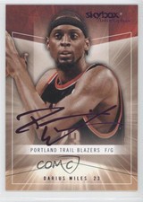 2004-05 Skybox Autographics Purple Royal Insignia /25 Darius Miles #22