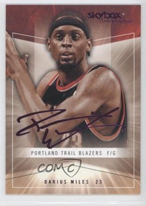 2004-05 Skybox Autographics Purple Royal Insignia /25 Darius Miles #22