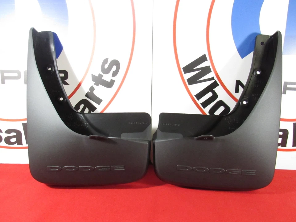 DODGE JOURNEY Rear Molded Splash Guards NEW OEM MOPAR - Imagem 1 de 4