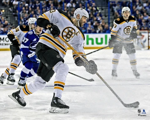 Zdeno Chara Boston Bruins Unsigned White Jersey Shooting Photograph Cover