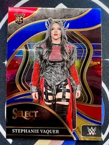 Panini Select Ringside Stephanie Vaquer 2024 rojo y azul Prizm Rookie RC #215 WWE - Imagen 1 de 2