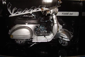 Vespa P 200 E Silver 1978 New Ray 1:12 - Picture 1 of 1