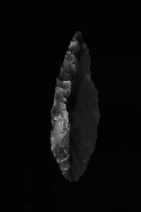 NEOLITHIC JAPAN, JOMON CULTURE ARROWHEAD, Kyoto Prefecture - Picture 1 of 3