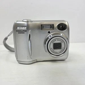 Nikon Coolpix 2200 2MP Digital Camera Silver Fully Working - Picture 1 of 16
