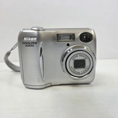 Nikon Coolpix 2200 2MP Digital Camera Silver Fully Working - Image 1 of 4