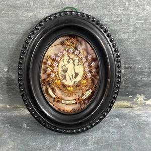 Antique Reliquary 19th Century 3 Saint Relics – Black Metal Frame, Paper Rolls. - Picture 1 of 11