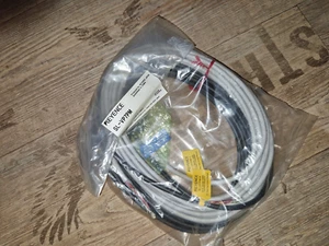 KEYENCE SL-VP7PM Cable SL-VP7PM-R & SL-VP7PM-T - Picture 1 of 2
