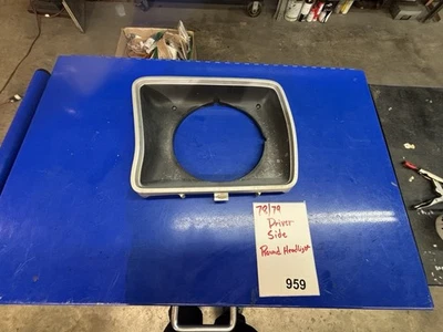 1978 1979 Ford Headlight Bezel D8tb-13064-awa Lh F100 F150 F250 F350 Bronco #959 - Image 1 of 3