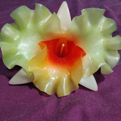 Large Orchid Shaped Floating Candle  - Image 1 of 4