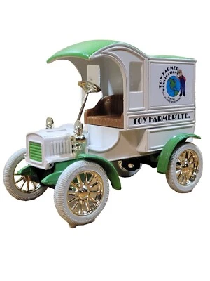ERTL 1905 Delivery Car Bank, Toy Farmer Publications, New - Image 1 of 4