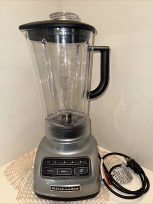 KitchenAid KSB1575MC0 licuadora de alta resistencia tarro de diamante 60 oz 5 velocidades funciona muy bien Foto 1 de 4