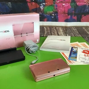 Consola Nintendo 3DS Rosa Perla Wi-Fi Sistema de Entretenimiento Videojuegos Muy Buena. - Imagen 1 de 11