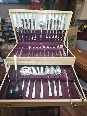 1938, 80 Piece Oneida GRENOBLE flat Ware Set. Complete For 8, Silver Plate - Image 1 of 4
