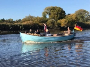 Motorboot, Fischerboot, Tuckerboot mit Strassentrailer - Bild 1 von 16
