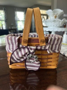 Vintage Longaberger Swing Handle Sweetheart Basket w/Liner Protector & Pin 1998 - Picture 1 of 9