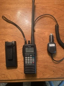 ICOM IC-A6 Handheld VHF Airband Radio Transceiver - Zdjęcie 1 z 6