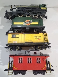 New Bright 3750 Electric G Gauge Railroad 2-6-2 C&NW Locomotive & Freight Cars - Picture 1 of 9