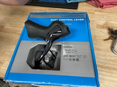 Shimano Sora ST-3500 Right 9 Speed Shifter/BrakeLever - Image 1 of 3