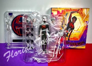 2024 Mezco One:12 Collective - Spider-Man: Across Spider-Verse - MILES MORALES - Picture 1 of 19