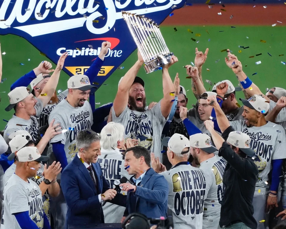 2025 洛杉矶道奇队 8 x 10 照片世界系列冠军克莱顿·克肖 — 第 1/1 张图片