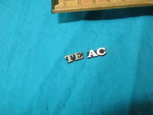 Original "TEAC" Logo aus Kunststoff cm. 2.5 - ZU ÜBERPRÜFEN - Bild 1 von 3