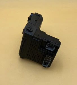 2005-2014 VOLVO XC90 CEM CENTRAL ELECTRONIC MODULE FUSE BOX OEM - Picture 1 of 6
