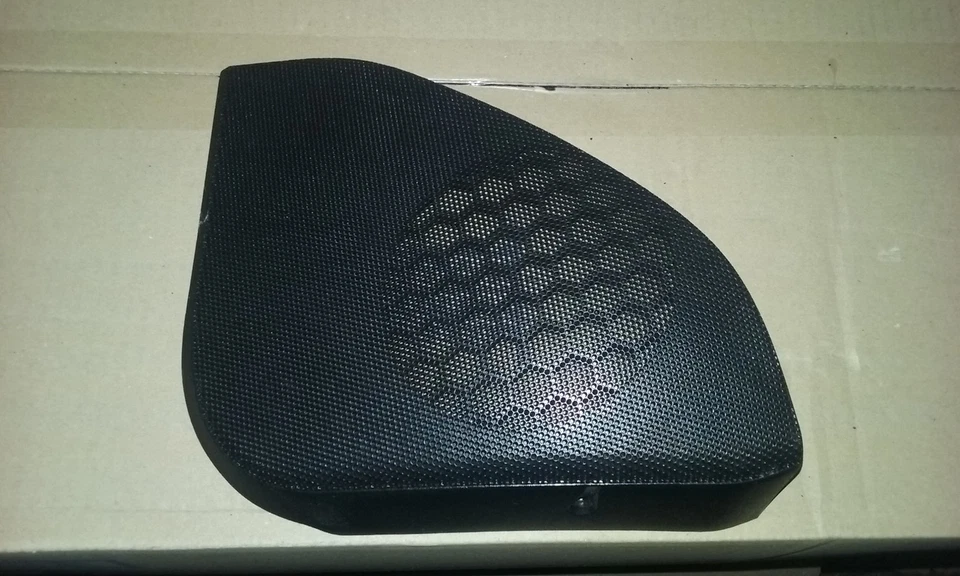 MERCEDES SPEAKER COVER RIGHT 2027370688 REAR W202 FACELIFT C CLASS 1998-2000 - Image 1 of 1