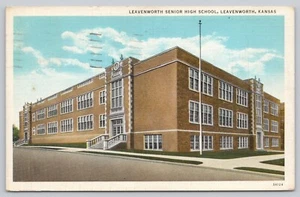 AK Senior High School Leavenworth KS Leinen um 1939 - Bild 1 von 2
