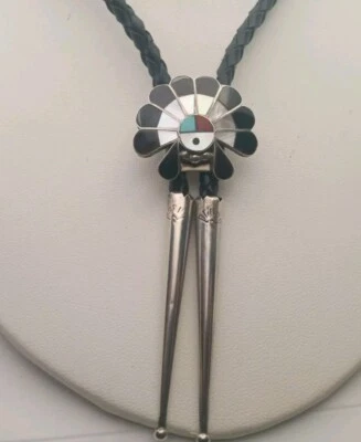 Vintage YellowHorse Sterling Silver Bolo Tie Black White Inlaid Navajo Indian  Foto 1 de 4
