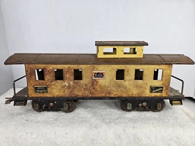 American Flyer lines Standard gauge # 4011 Caboose Yellow -needs restoration - Image 1 of 4