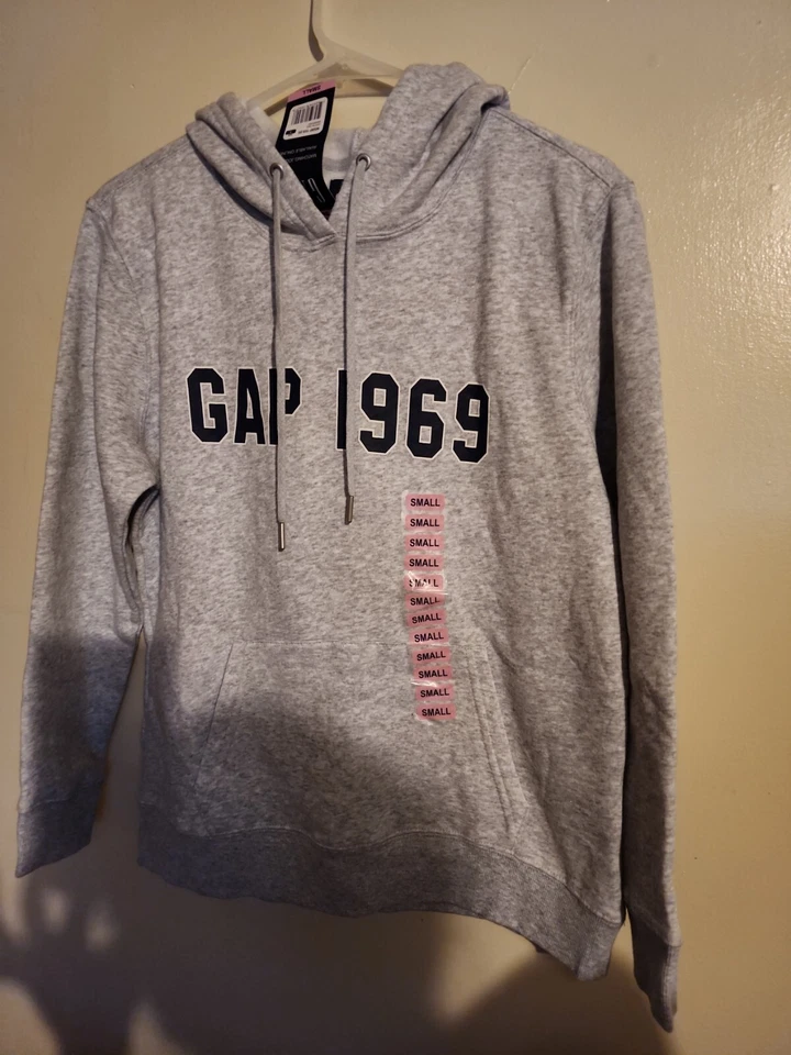 Gap Women's 1969 Logo Lightweight Fleece Pullover Hoodie W/ Kangaroo Pocket