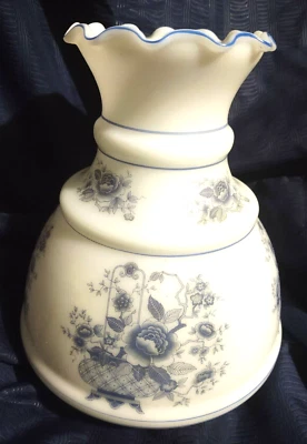 Lámpara Globo Pantalla Vidrio Leche Blanco 7" Ajuste Alto Volantes Top Azul Flor y Cesta Foto 1 de 4