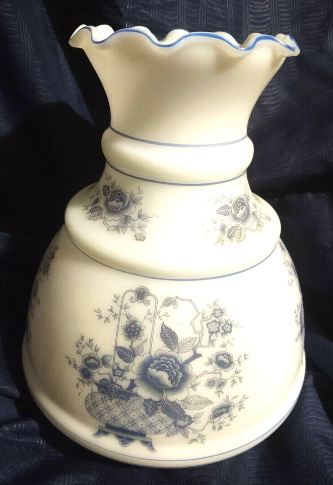 Lámpara Globo Pantalla Vidrio Leche Blanco 7" Ajuste Alto Volantes Top Azul Flor y Cesta Foto 1 de 4